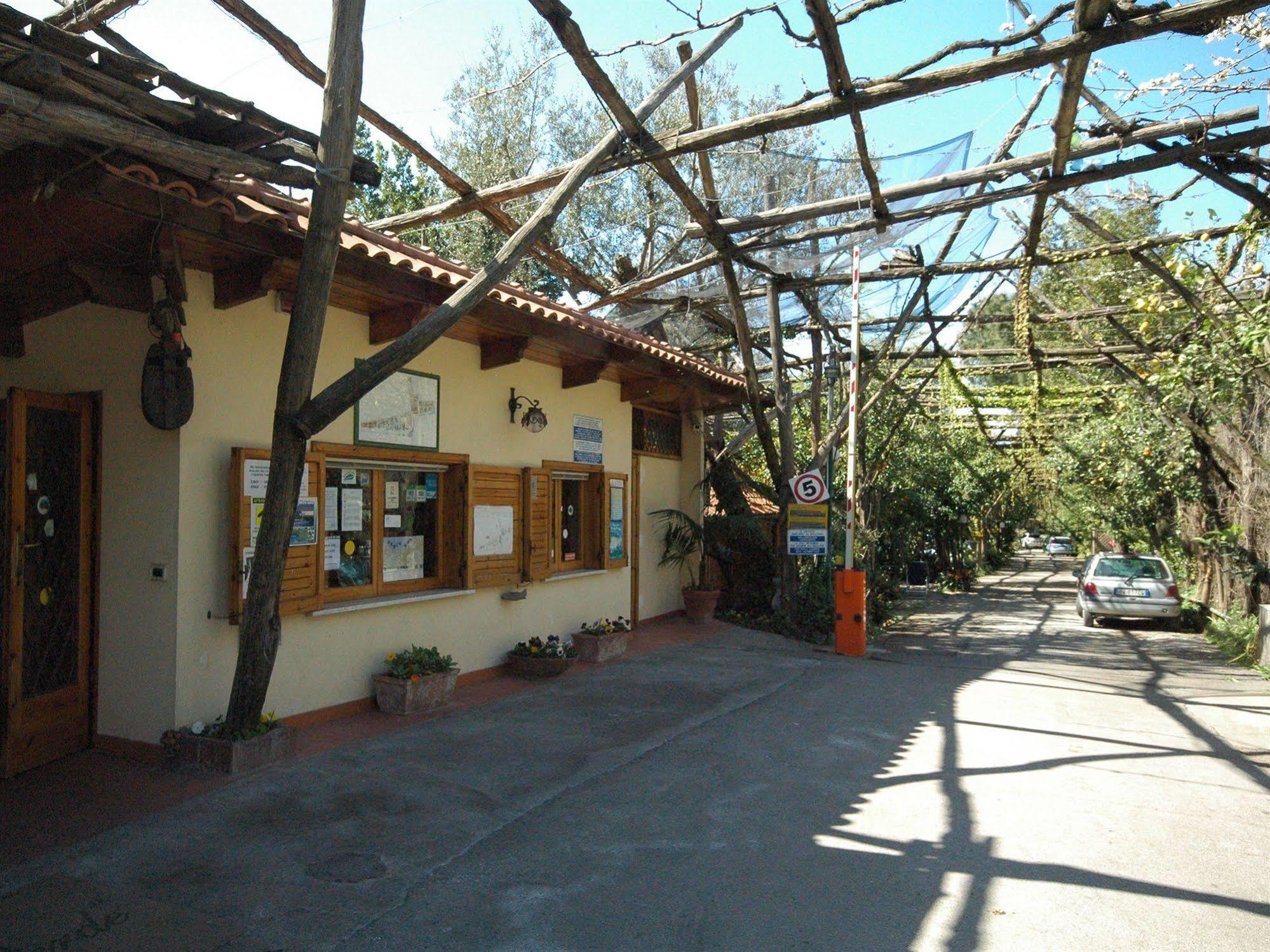 Residence Villaggio Verde Península Sorrentina Exterior foto